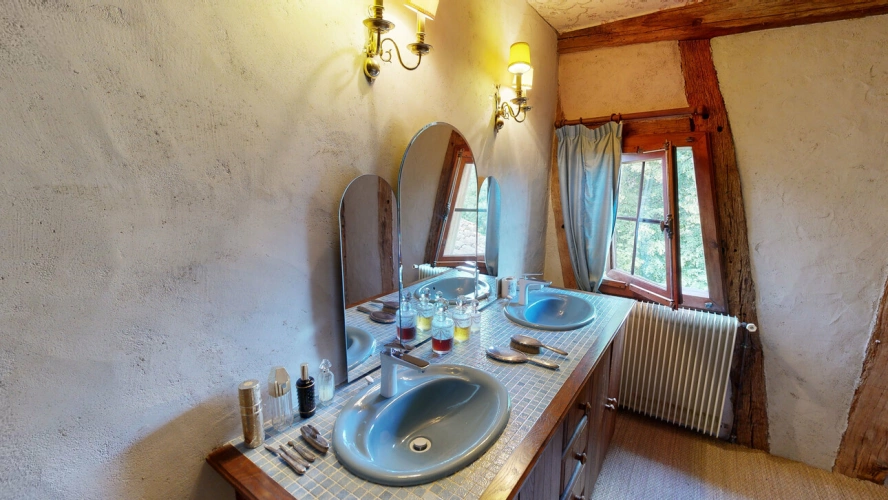 Photos 9 - Équestre - Grande maison à colombage du 17e siècle