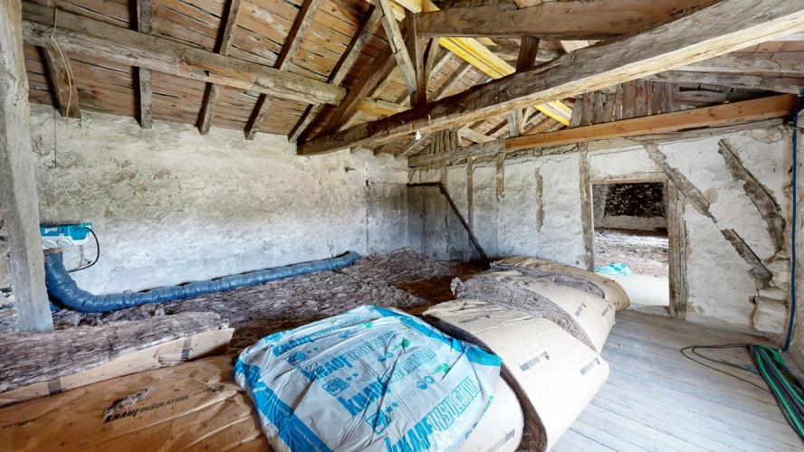 Photos 12 - Touristique - Ancienne bâtisse en pierre des années 1700 en partie restaurée sur un terrain de 5040m2