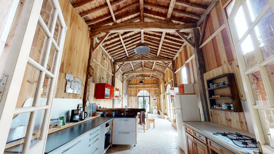 Photos 2 - Touristique - Idéal pour évènementiel, gîtes, habitat partagé! Activité pérenne déjà en place avec bilan et croissance de 50% cette année.