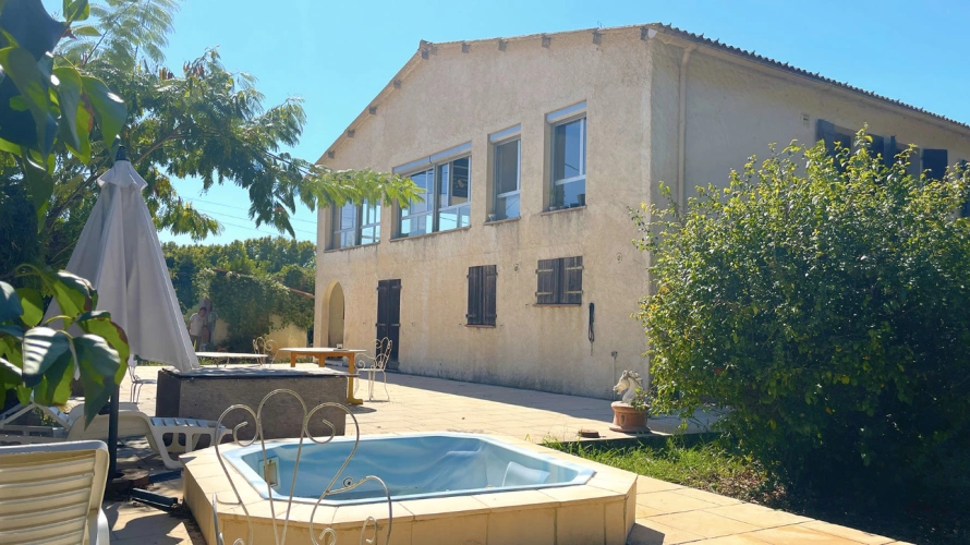 Photos 2 - Équestre - Proche Salon de Provence - Domaine agricole sur près de 3 hectares
