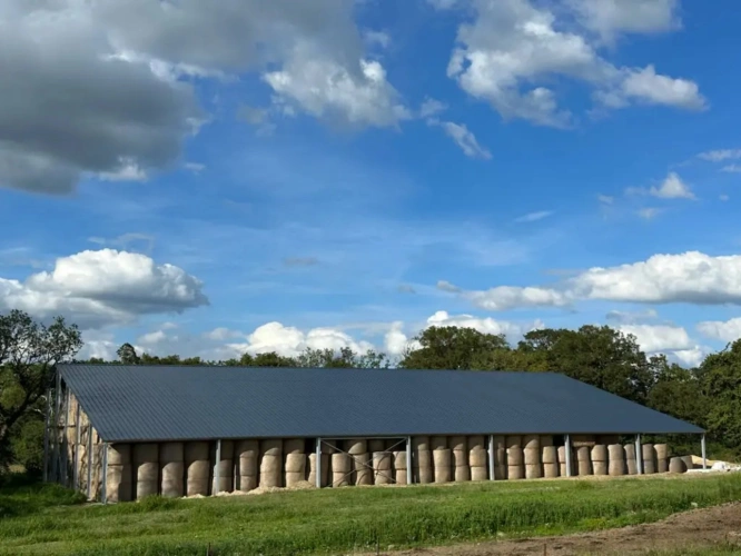 Photos 6 - Agricole - EXPLOITATION LAITIERE DE 150 HECTARES