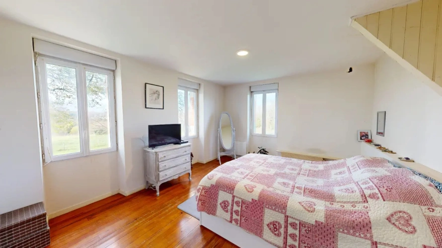 Photos 13 - Équestre - Sur plus de 14 hectares, important rendement locatif pour cet ensemble immobilier comprenant  plusieurs bâtiments à usage professionnel ainsi qu'une maison d'habitation