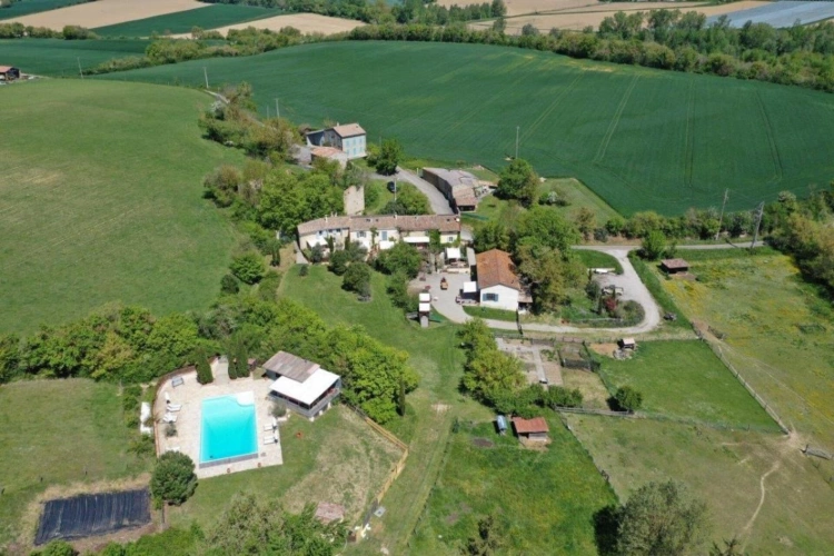Photos 1 - Tourist - Estate