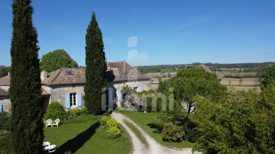 Photos 1 - Touristique - Ferme restaurée du 18ème siècle