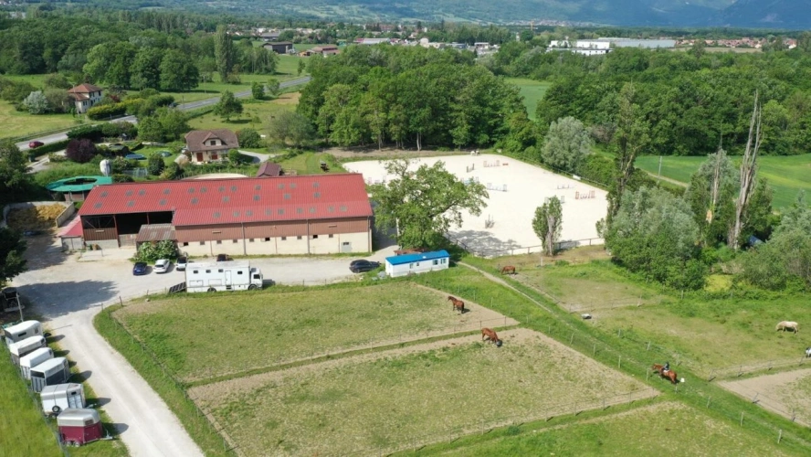 Photos 2 - Équestre - Superbe Centre Équestre à Vendre - 25 Minutes de Genève - Ba