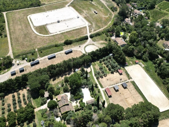 Photos 3 - Équestre - Mas, écuries et dépendances sur 15 hectares - Brignoles (83)