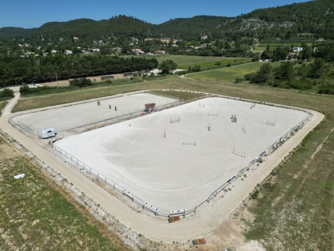 Photos 4 - Équestre - Mas, écuries et dépendances sur 15 hectares - Brignoles (83)