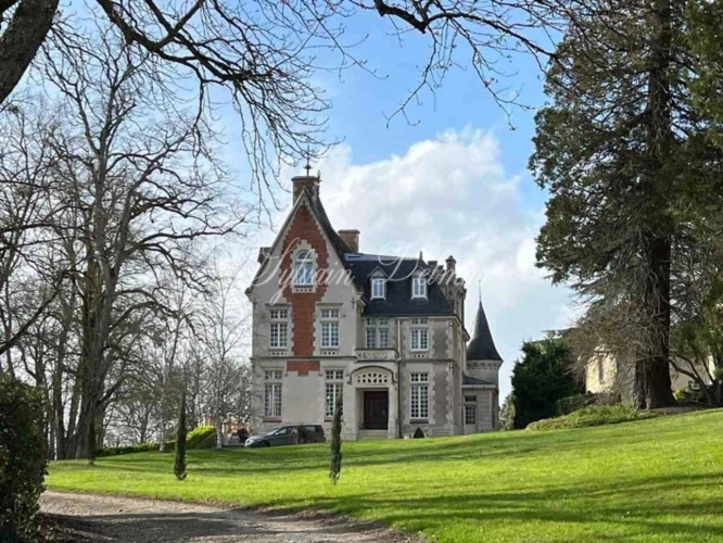 Photos 3 - Equestrian - Restored 19th century castle on a 25 hectare estate.