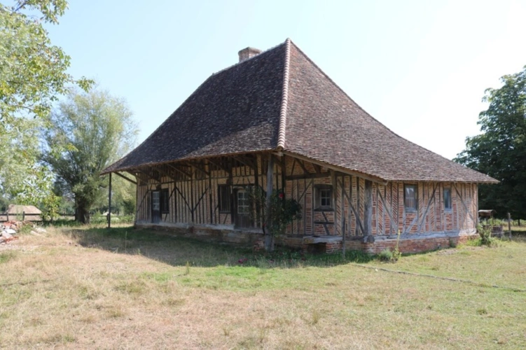 Photos 1 - Touristique - Propriete à vendre 5 pièces proche de SAINT GERMAIN DU BOIS (71)
