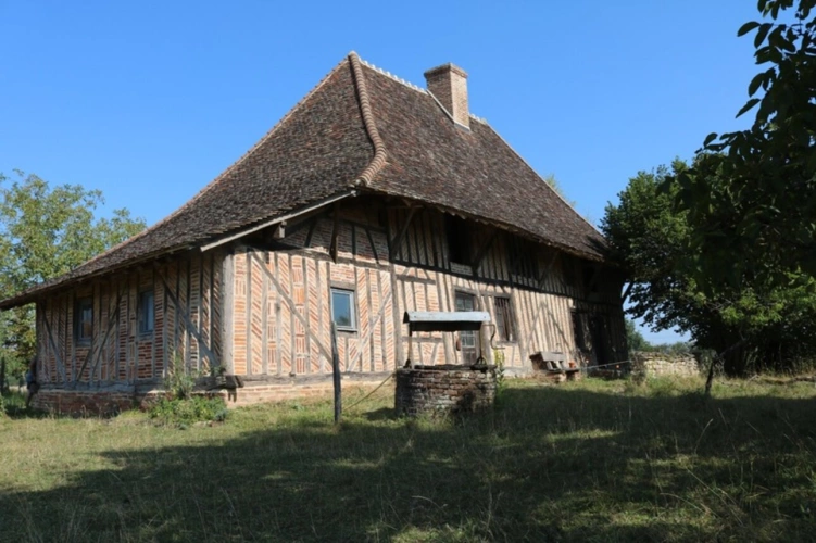 Photos 3 - Touristique - Propriete à vendre 5 pièces proche de SAINT GERMAIN DU BOIS (71)