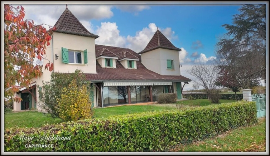 Photos 1 - Agricultural - Property of over 170m² - 4 bedrooms - outbuildings and 40 hectares of farmland