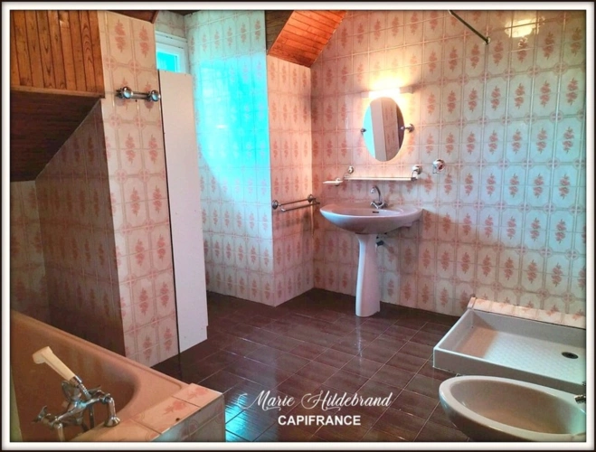 Photos 7 - Agricultural - Property of over 170m² - 4 bedrooms - outbuildings and 40 hectares of farmland