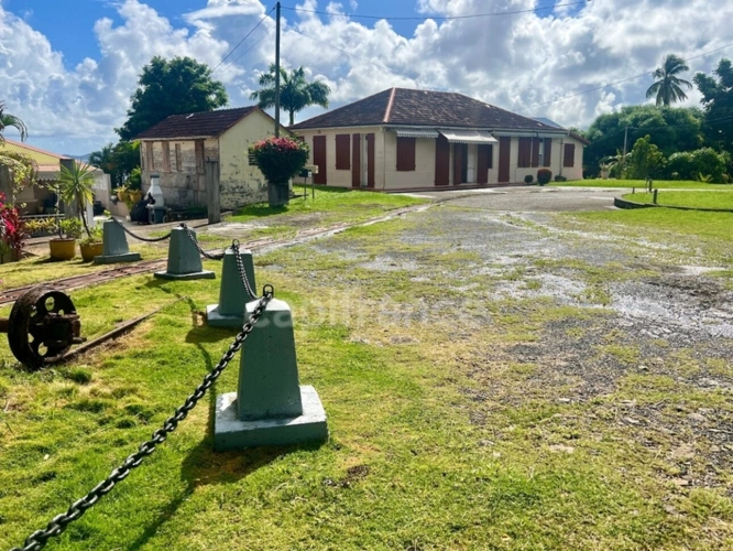 Photos 1 - Prestige - À vendre SAINTE-MARIE (972): Élégante demeure du XXème siècle avec vue sur la mer