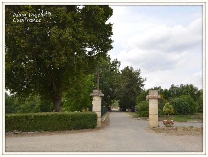 Photos 26 - Prestige - Dpt Lot et Garonne (47), à vendre Château du 17e Siècle aux portes d' AGEN - Terrain de 52 Hectares