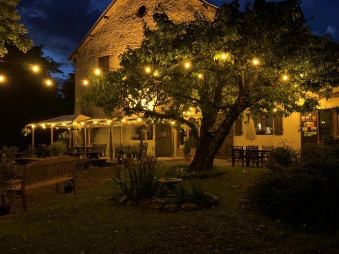 Photos 12 - Touristique - Vente Camping, Chambres d'hôtes/Gîte, Restaurant - Sud des H