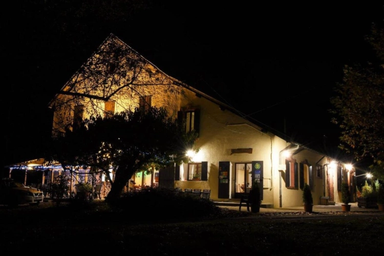Photos 13 - Touristique - Vente Camping, Chambres d'hôtes/Gîte, Restaurant - Sud des H