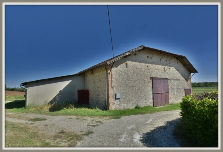 Photos 3 - Touristique - Dpt Tarn et Garonne (82), à vendre proche de VALENCE D'AGEN Grange de 580 m² - Terrain de 5000  M2
