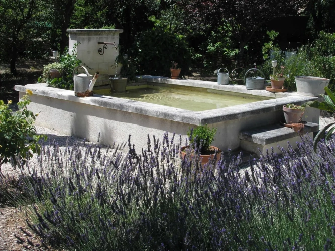 Photos 2 - Touristique - Maison d'hôtes de charme climatisée a vendre au coeur du Luberon