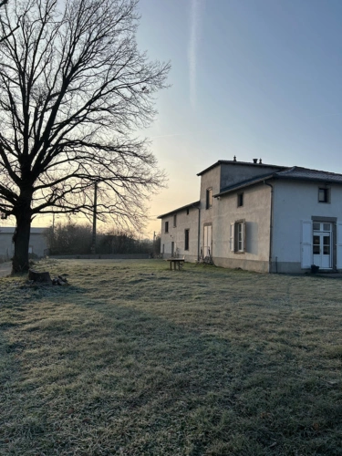 Photos 6 - Tourist - Grande Ferme de 250m2 habitables avec 700m2 de dépendances sur un terrain de 7500m2 proche de Feurs