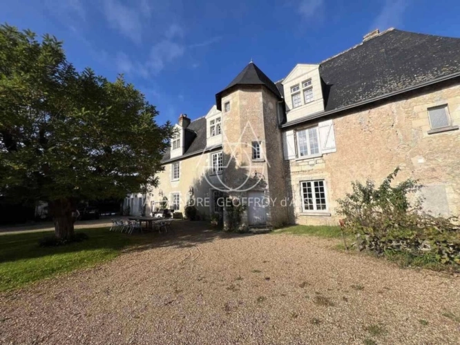 Photos 1 - Prestige - MANOIR DU XV et XVIIIème à 15 minites de TOURS avec 90 hectares d'un seul tenant