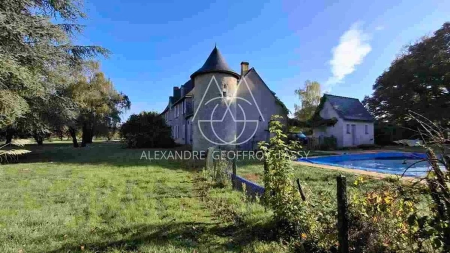 Photos 6 - Prestige - MANOIR DU XV et XVIIIème à 15 minites de TOURS avec 90 hectares d'un seul tenant
