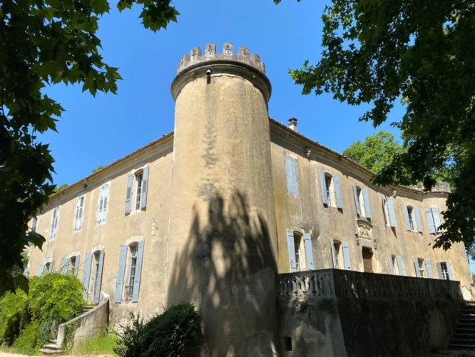 Photos 44 - Prestige - Dpt Gard (30), à vendre dans le Gard, propriété viticole en AOP Côtes du Rhône sur 25 hectares avec Château du XVème siècle