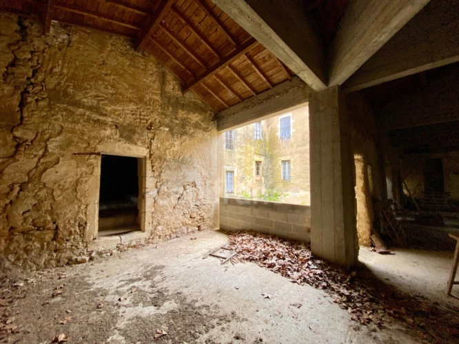 Photos 32 - Prestige - Dpt Gard (30), à vendre dans le Gard, propriété viticole en AOP Côtes du Rhône sur 25 hectares avec Château du XVème siècle