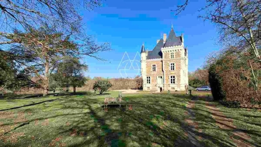 Photos 5 - Équestre - Château du XIXème à vendre en Haut-Anjou sur 20 Hectares