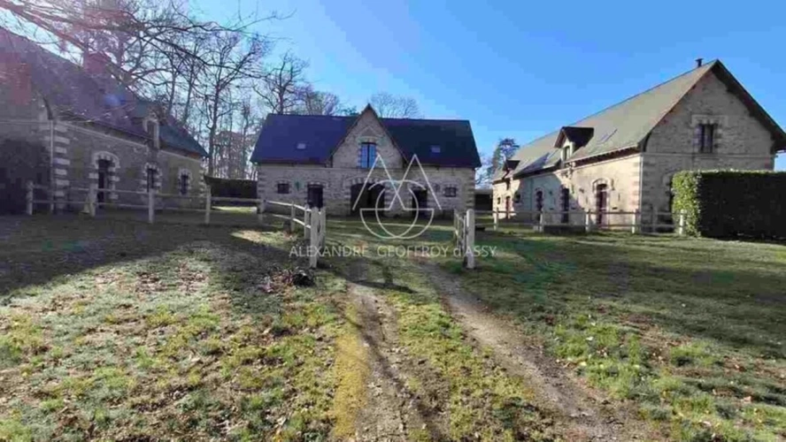 Photos 11 - Équestre - Château du XIXème à vendre en Haut-Anjou sur 20 Hectares