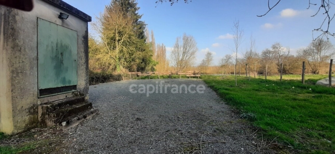 Photos 11 - Land - Dpt Sarthe (72), for sale LA CHARTRE SUR LE LOIR land 817 m² edge of Loir (20m) with EDF meter