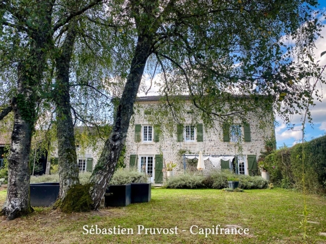 Photos 5 - Prestige - Dordogne (24) - Propriété à vendre 9 pièces AUGIGNAC, terrain 8 900 m², 300 m² habitables, piscine, dépendance, 8 chambres