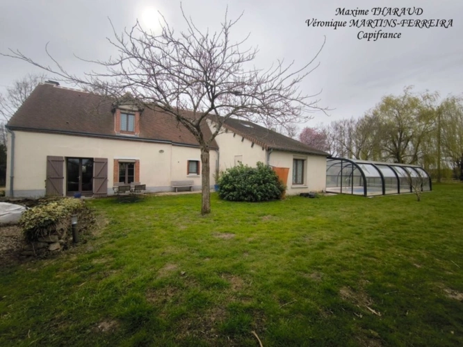 Photos 1 - Prestige - À Vendre : Charmante Maison 7 pièces avec Piscine Chauffée DUN-LE-POELIER (36)