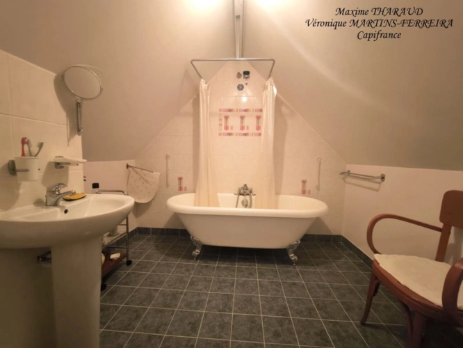 Photos 9 - Prestige - À Vendre : Charmante Maison 7 pièces avec Piscine Chauffée DUN-LE-POELIER (36)