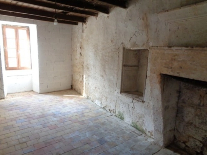 Photos 3 - Touristique - 15 mn Angoulême Gare, ancien Corps de Ferme à réhabiliter au sud le l'agglomération