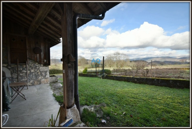 Photos 36 - Touristique - A vendre - Propriété - 340 m² (570 m² total) - 10 pièces - Le Poizat-Lalleyriat (01)