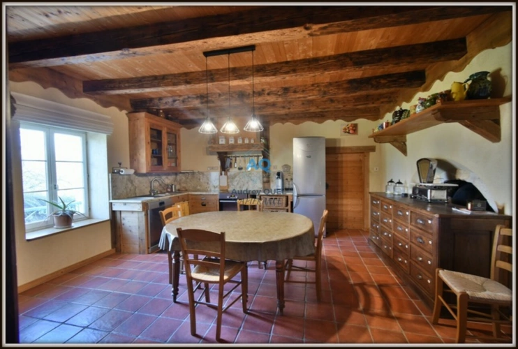 Photos 12 - Touristique - A vendre - Propriété - 340 m² (570 m² total) - 10 pièces - Le Poizat-Lalleyriat (01)