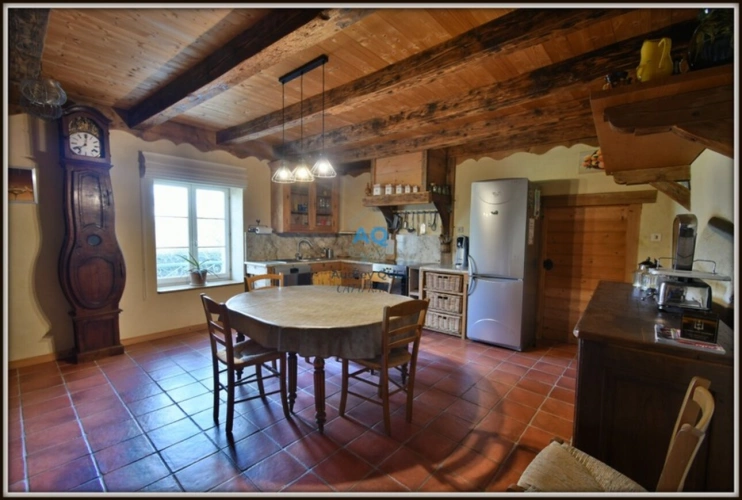 Photos 13 - Touristique - A vendre - Propriété - 340 m² (570 m² total) - 10 pièces - Le Poizat-Lalleyriat (01)