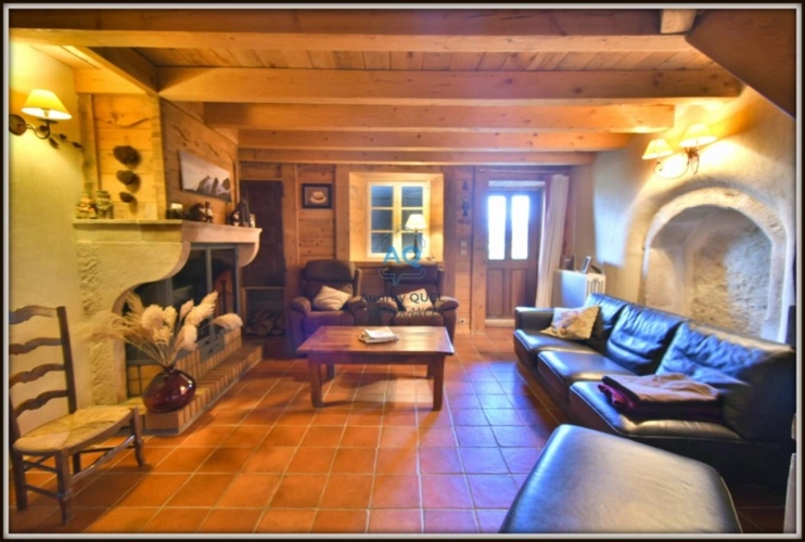 Photos 15 - Touristique - A vendre - Propriété - 340 m² (570 m² total) - 10 pièces - Le Poizat-Lalleyriat (01)