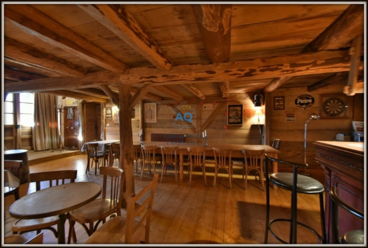 Photos 16 - Touristique - A vendre - Propriété - 340 m² (570 m² total) - 10 pièces - Le Poizat-Lalleyriat (01)
