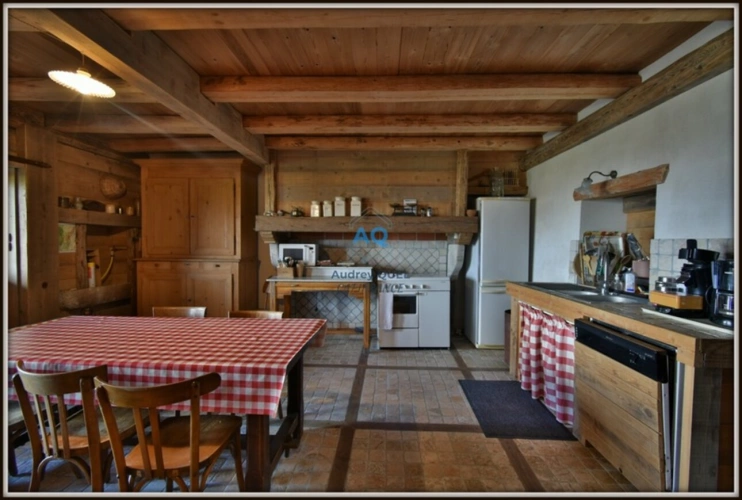 Photos 19 - Touristique - A vendre - Propriété - 340 m² (570 m² total) - 10 pièces - Le Poizat-Lalleyriat (01)