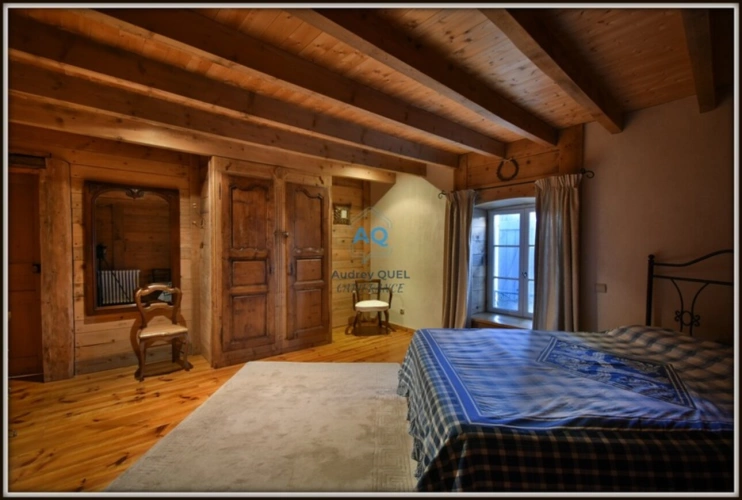 Photos 23 - Touristique - A vendre - Propriété - 340 m² (570 m² total) - 10 pièces - Le Poizat-Lalleyriat (01)