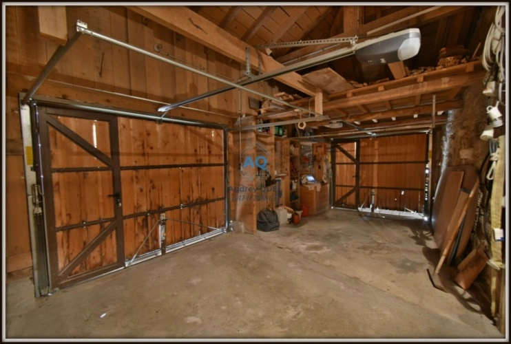 Photos 31 - Touristique - A vendre - Propriété - 340 m² (570 m² total) - 10 pièces - Le Poizat-Lalleyriat (01)