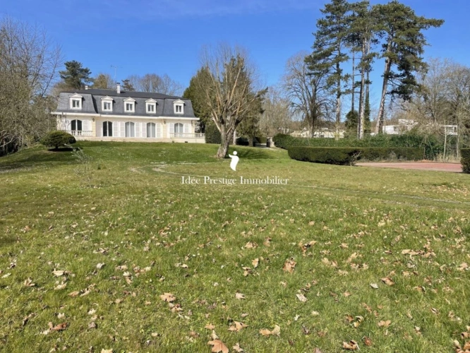 Photos 3 - Prestigious - Propriété de luxe en bord de Seine avec ponton privé et tenni