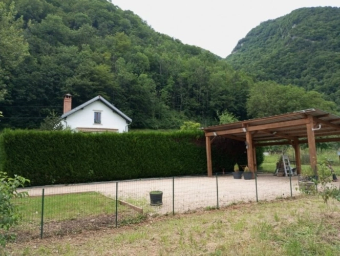 Photos 2 - Foncière - Terrain de loisir à vendre  CHALEY (01) 204 m² avec carport