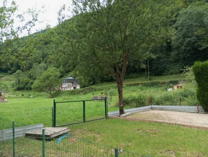 Photos 3 - Foncière - Terrain de loisir à vendre  CHALEY (01) 204 m² avec carport
