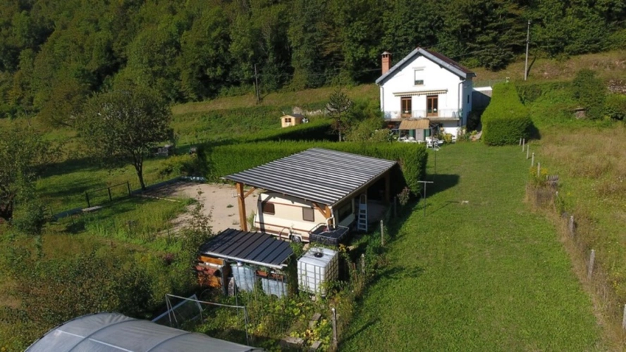 Photos 10 - Foncière - Terrain de loisir à vendre  CHALEY (01) 204 m² avec carport