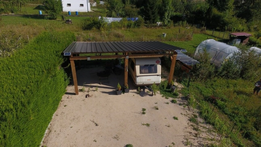 Photos 14 - Foncière - Terrain de loisir à vendre  CHALEY (01) 204 m² avec carport