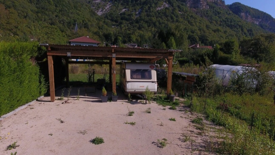 Photos 15 - Foncière - Terrain de loisir à vendre  CHALEY (01) 204 m² avec carport