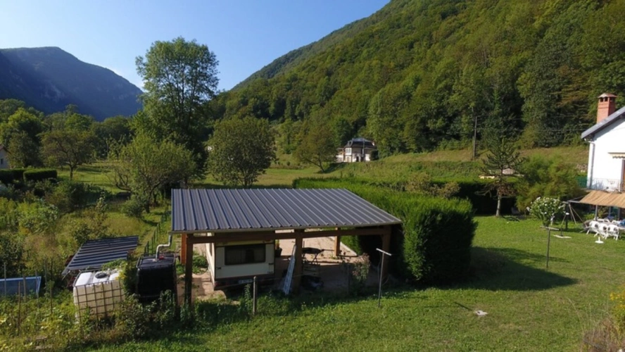 Photos 17 - Foncière - Terrain de loisir à vendre  CHALEY (01) 204 m² avec carport