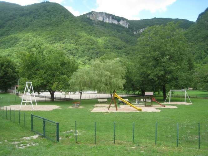 Photos 28 - Foncière - Terrain de loisir à vendre  CHALEY (01) 204 m² avec carport
